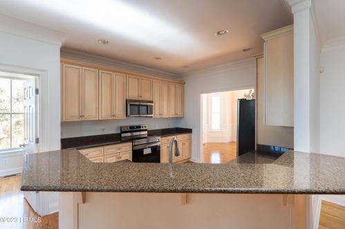 82 Petigru Dr, Beaufort, SC 29902-5292