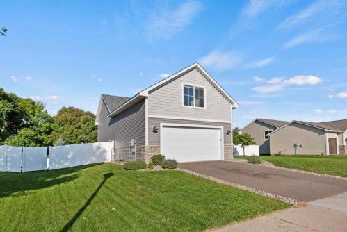 1103 Rich River Way, New Johannesburg, WI 54017-6751