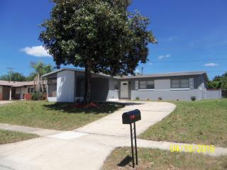 607 Clarewood Blvd, Titusville, FL 32796-2404