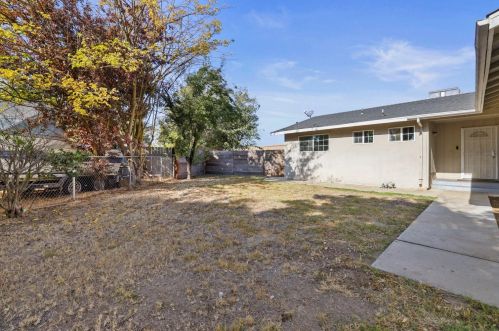 1325 Arrowhead Ct, Modesto CA  95351-1723 exterior