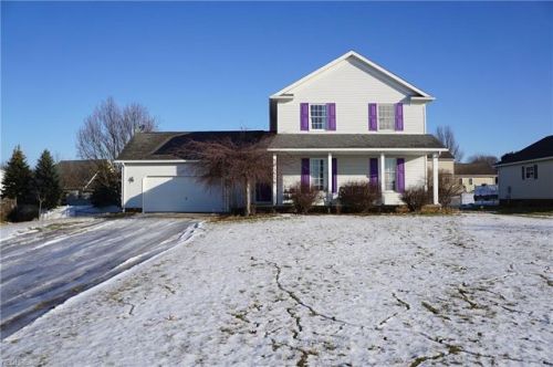 1213 Andrews St, Hartville, OH 44632-9084