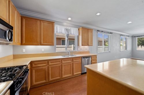 147 Tijeras Crk, Beaumont CA  92223-7308 exterior