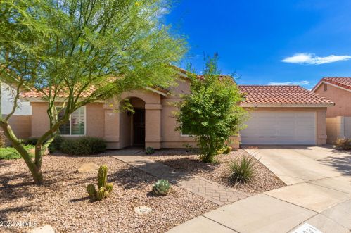 831 Los Feliz Dr, Chandler, AZ 85226-2297