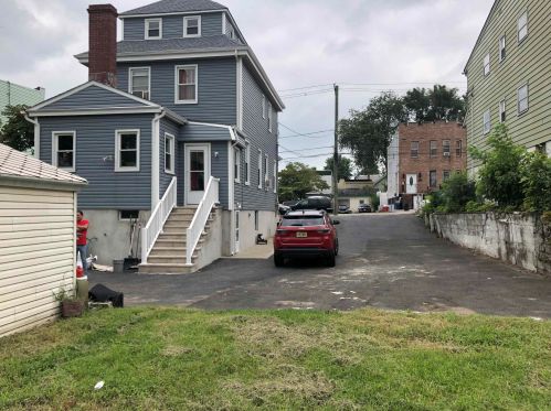 2017 45th St, North Bergen, NJ 07047-2630