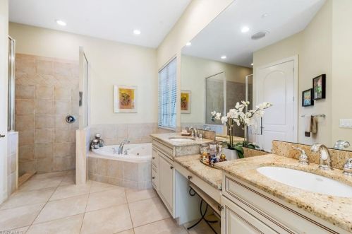 4852 Boulevard Ct, Naples FL 34103-3048 exterior