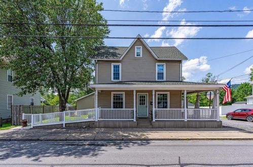 302 Broadway, Wind Gap, PA 18091-1213