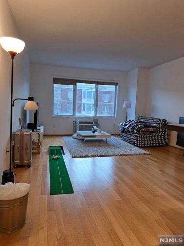 3401 City Pl, Edgewater NJ  07020-3146 exterior