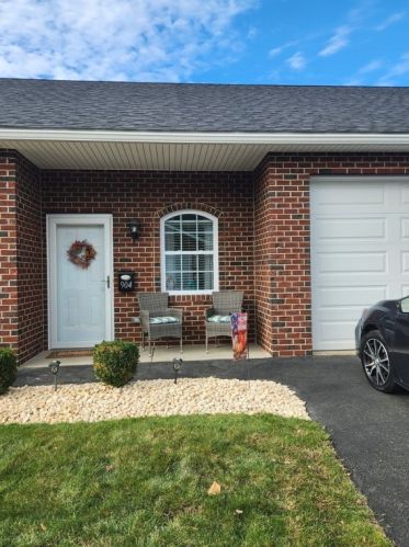 904 Valentina Ln, New Kensington PA  15068 exterior