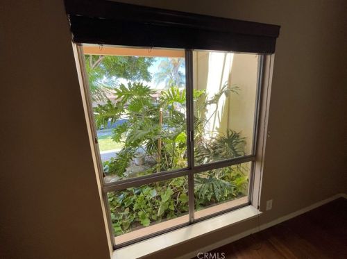 1826 Claudia Ave, Simi Valley CA 93065-3642 exterior