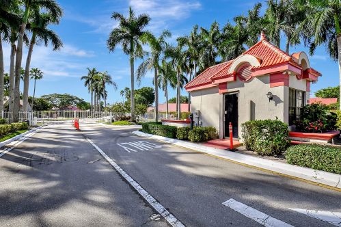 7869 Lexington Club Blvd, Delray Beach, FL 33446-3953