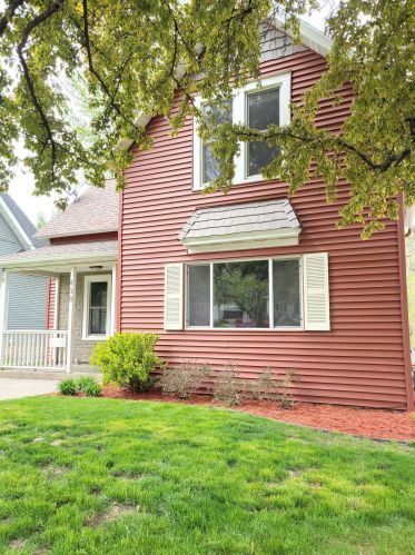 438 7th St, Red Wing, MN 55066-2802