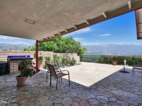 3959 Robin Hill Rd, La Canada, CA 91011-3809