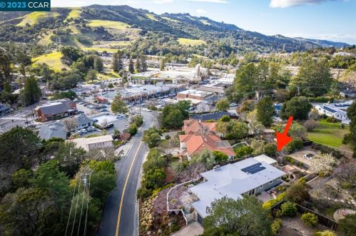 9 Southwood Dr, Orinda CA  94563-3010 exterior