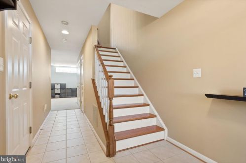 12008 Dawn Falls Way, Bristow, VA 20136-6160