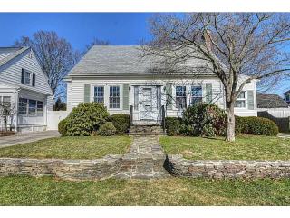53 Thatcher St, East Providence, RI 02916-2522