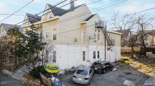 198 16th Ave, Paterson, NJ 07501-2315