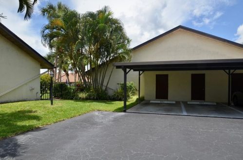 10744 Regent Cir, Naples, FL 34109-1559