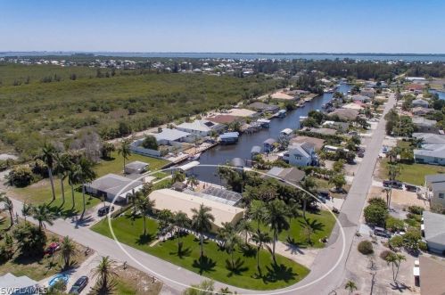 3154 Bracci Dr, Saint James City, FL 33956-2323