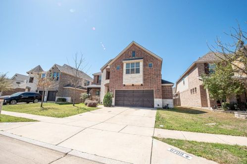 8709 Glenburne Dr, Fort Worth, TX 76131-3359