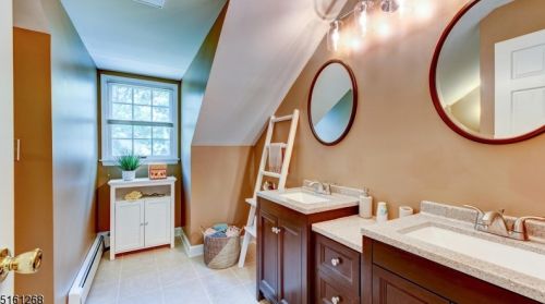 13 Buchannan Way, Flemington NJ  08822-3205 exterior