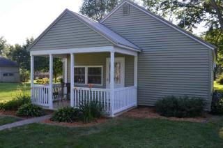 817 4th St, Richmond, IA 52247-9484