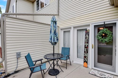 2424 Fox River Pkwy, Waukesha, WI 53189-5804
