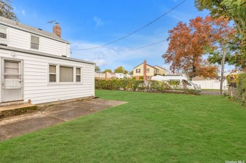 57 Opal St, Floral Park NY  11003-4306 exterior