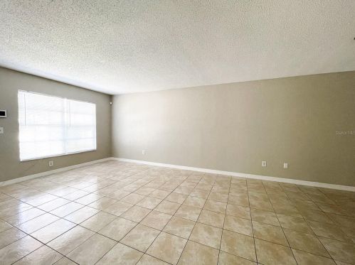 811 Hummingbird Ln, Orlando, FL 32825-7832