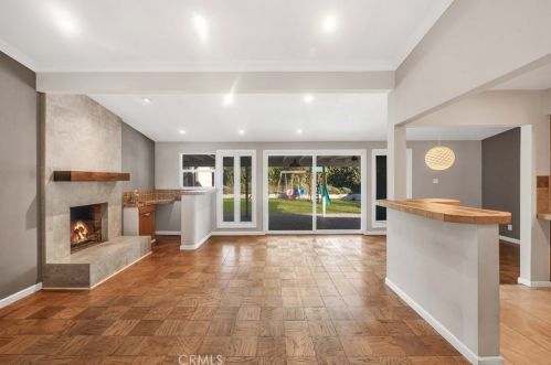 6450 Aldea Ave, Van Nuys CA  91406-5401 exterior