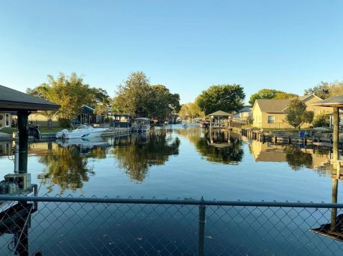 176 Maple Ave, Palm Harbor, FL 34684-1222
