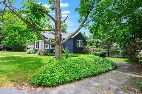 16 Grandview Ter, Essex CT  06426-1005 exterior