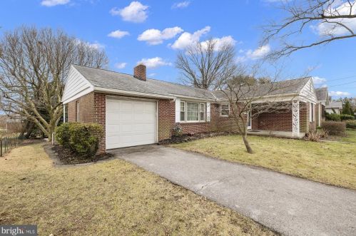 15 Lee St, Hanover, PA 17331-1923