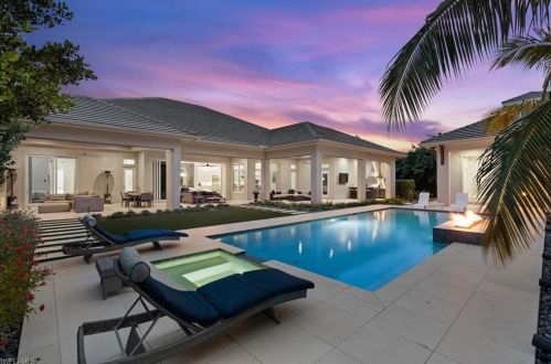 627 Hickory Rd, Naples, FL 34108-2638