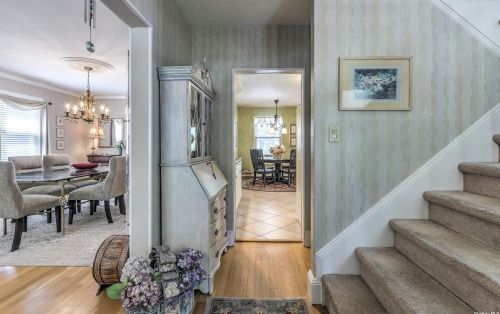 112 Holland Ave, Floral Park NY  11001-1202 exterior