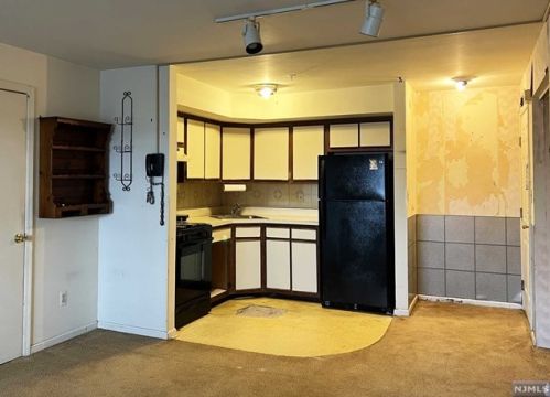 2015 Hawthorne Ln, Mahwah NJ  07430-3495 exterior