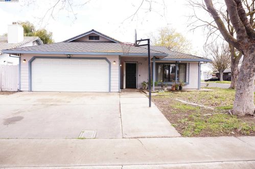 2116 Mather Dr, Modesto CA  95350-0312 exterior