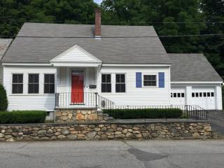 15 Pleasant St, Weathersfield, VT 05156-2615