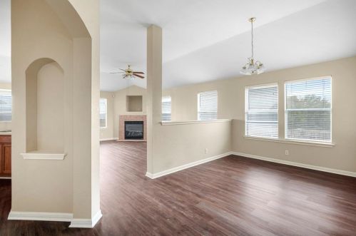 111 Goddard, Uhland TX  78640-5484 exterior