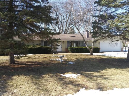 3257 146th St, Waukesha, WI 53151-4408