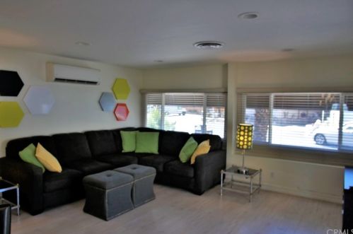 70 Santa Monica St, Palm Springs CA  92264-5257 exterior