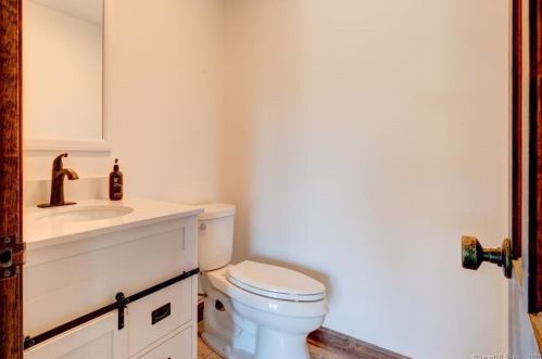 58 Quail Hollow Dr, Southington CT  06489-1616 exterior