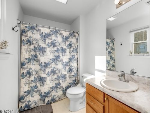 7 Jessica Ln, Dover NJ  07801-4743 exterior