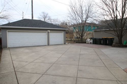 6419 Wisconsin Ave, Milwaukee WI 53213-4008 exterior