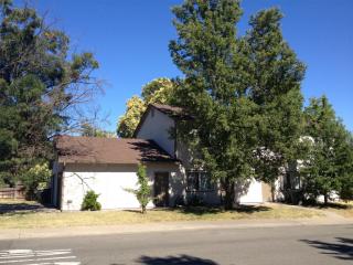 5340 Engle Rd, Carmichael CA  95608-3068 exterior