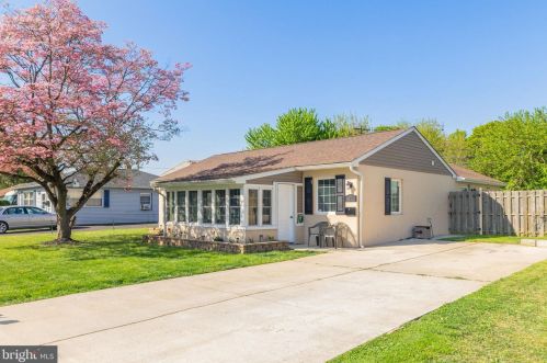 52 Karlyn Dr, New Castle, DE 19720-1235