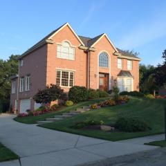130 Sewickley Farm Cir, Seven Fields, PA 16046-7160