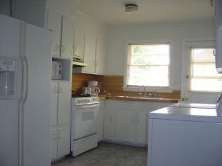3730 Rosehaven Dr, Charlotte NC  28205-5915 exterior