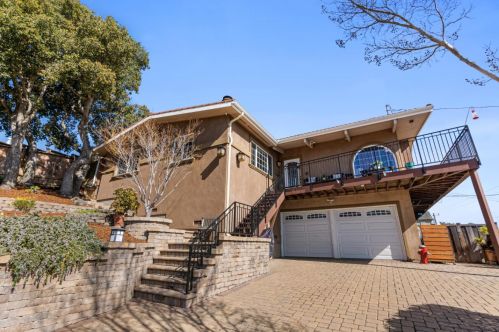 2440 Lincoln Ave, Belmont CA  94002-1424 exterior