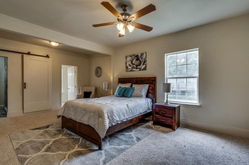 702 Edgefield Ave, Dallas TX  75208-3615 exterior