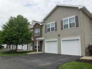 306 Worthington Ter, North Greenbush, NY 12198-2302